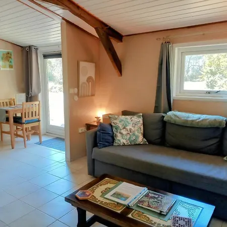 Printemps Quatre Saisons شقة